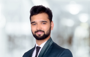 Headshot imagery of Manish Lalwani, Lawyer from Kochhar & Co., Bangalore